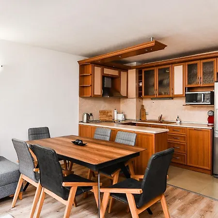Cozy 2 Bedroom In