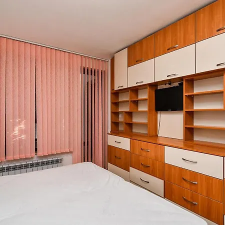 Lägenhet Cozy 2 Bedroom In